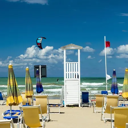 酒店 Hotel Holiday *