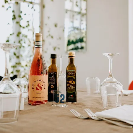 酒店 Hotel Holiday