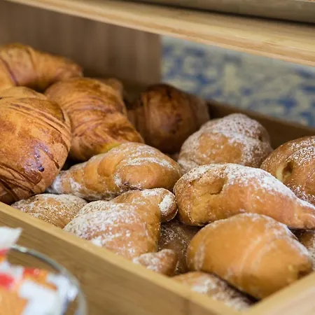 Hotel Holiday * Vasto